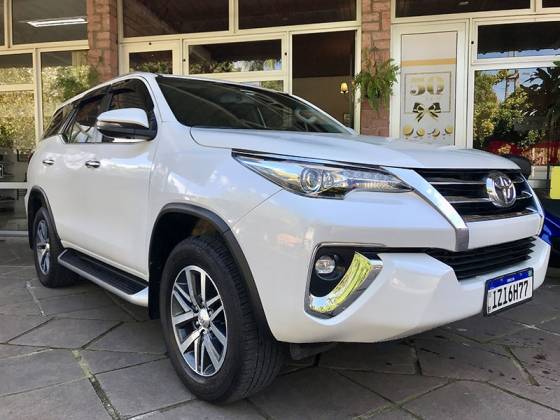 TOYOTA HILUX 2.8 SRX 4X4 CD 16V DIESEL 4P AUTOMÁTICO
